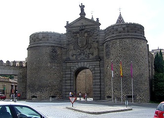 Puerta de la Bisagara